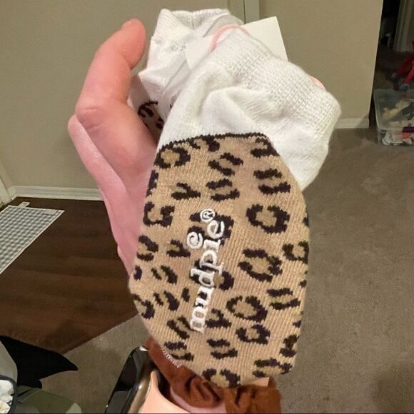 Leopard classic puff socks cheetah print w pink bow Mud Poe NWT boutique - Picture 2 of 7